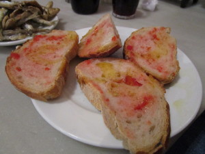 Bread with olive oil and tomatoes